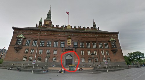 Main entrance to the town hall